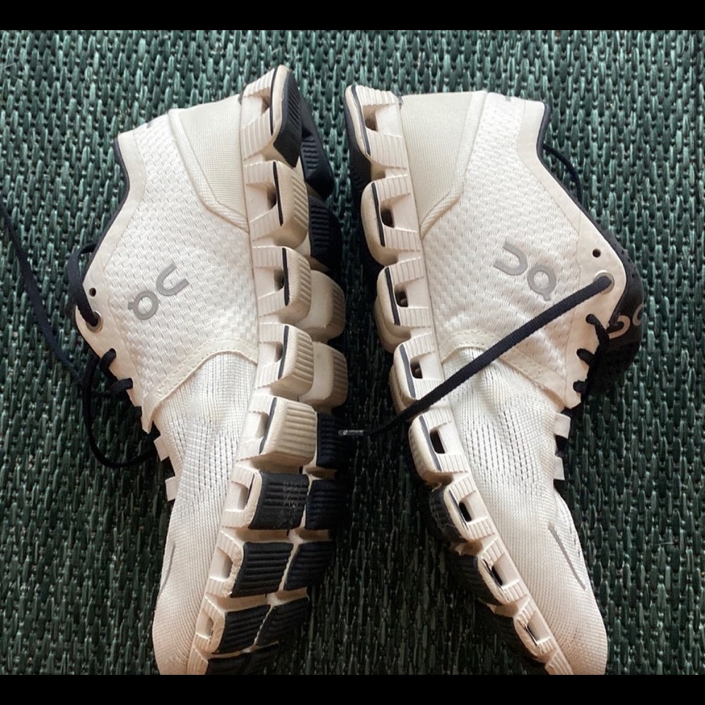 Women’s On Running Cloud Shoes - Picture 2 of 10